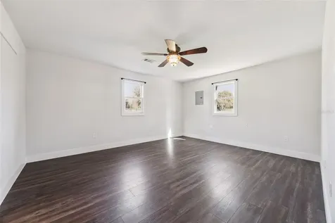 323 Mclain Lane Geneva FL 32732