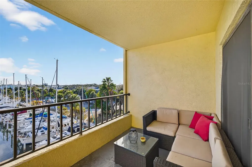 1750 Harbor Place S South Pasadena FL 33707
