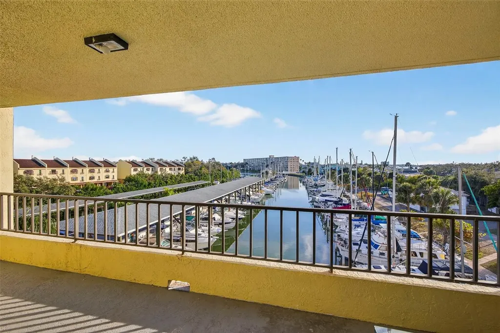 1750 Harbor Place S South Pasadena FL 33707