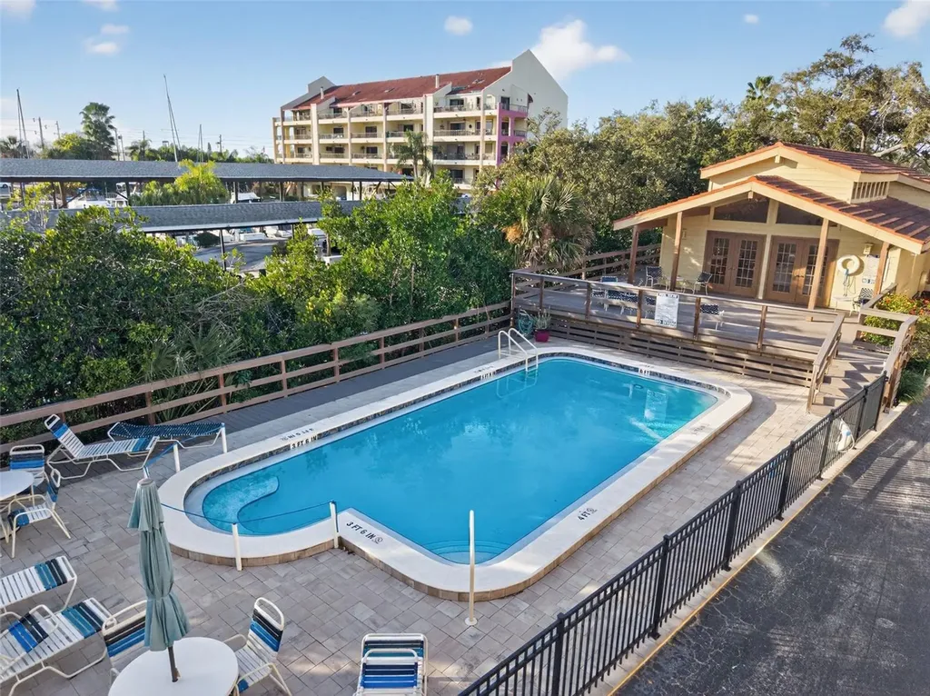 1750 Harbor Place S South Pasadena FL 33707