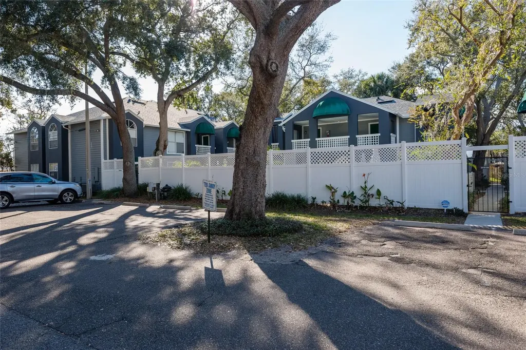 606 S Albany Avenue Tampa FL 33606