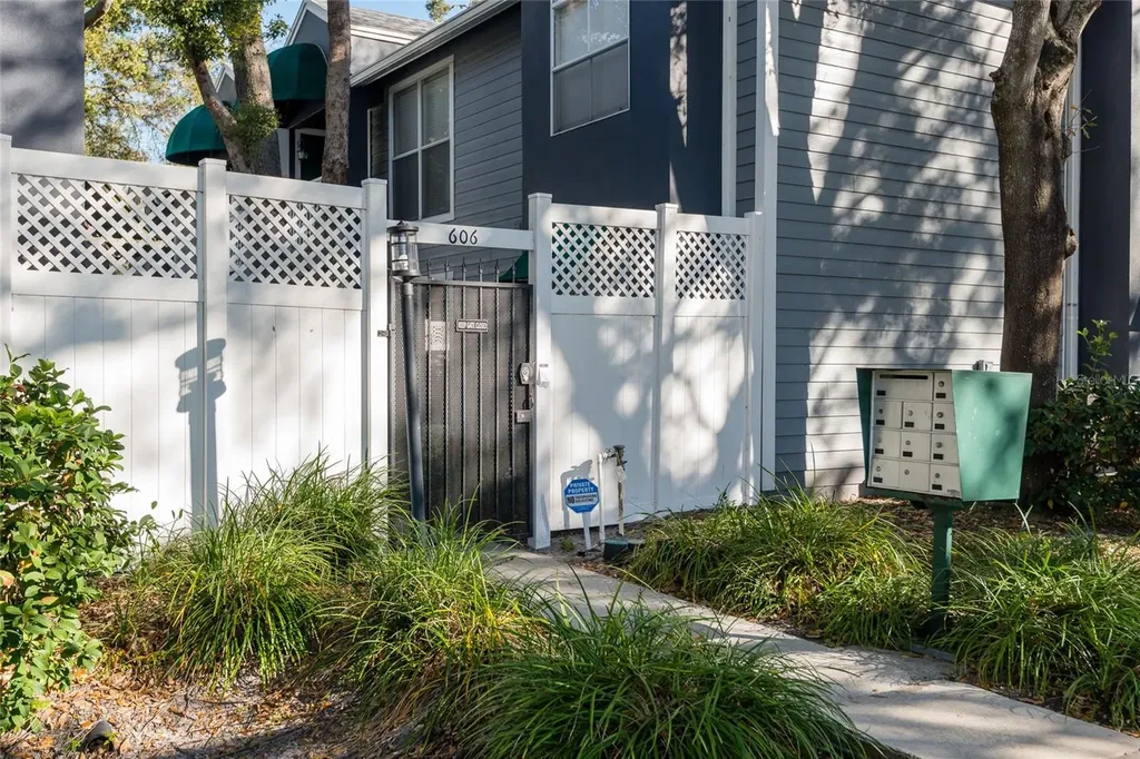 606 S Albany Avenue Tampa FL 33606