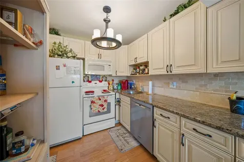 7193 W Country Club Drive N Sarasota FL 34243