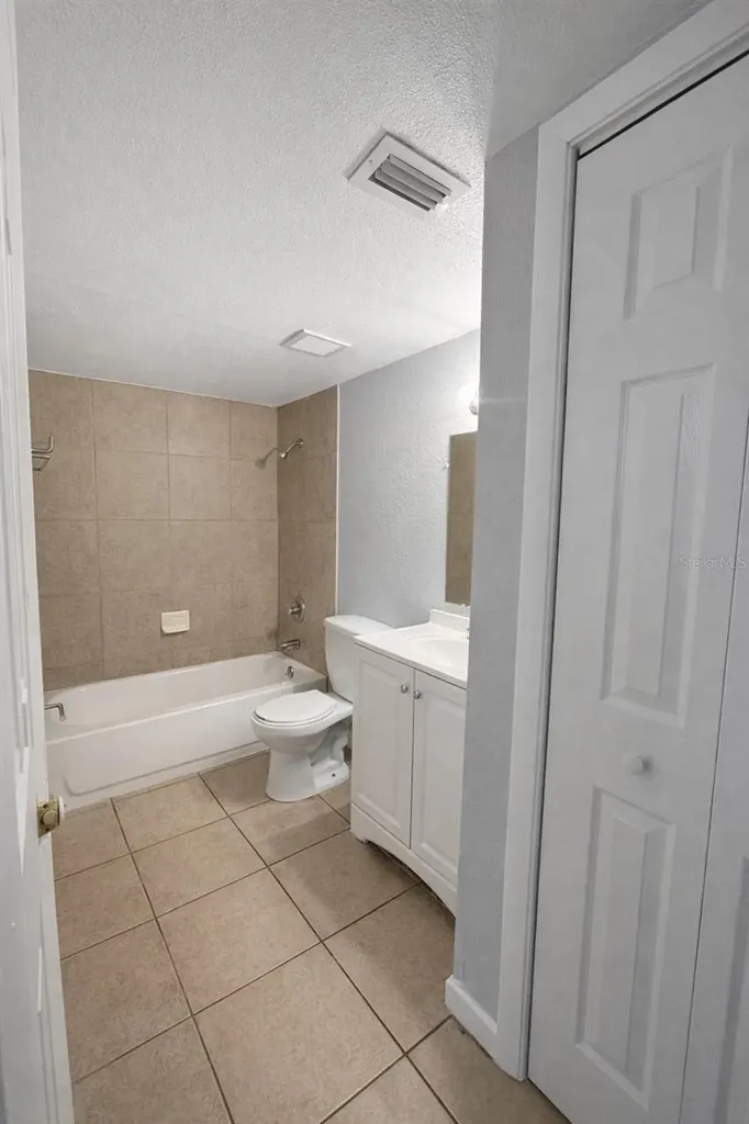 2814 Somerset Park Drive Tampa FL 33613