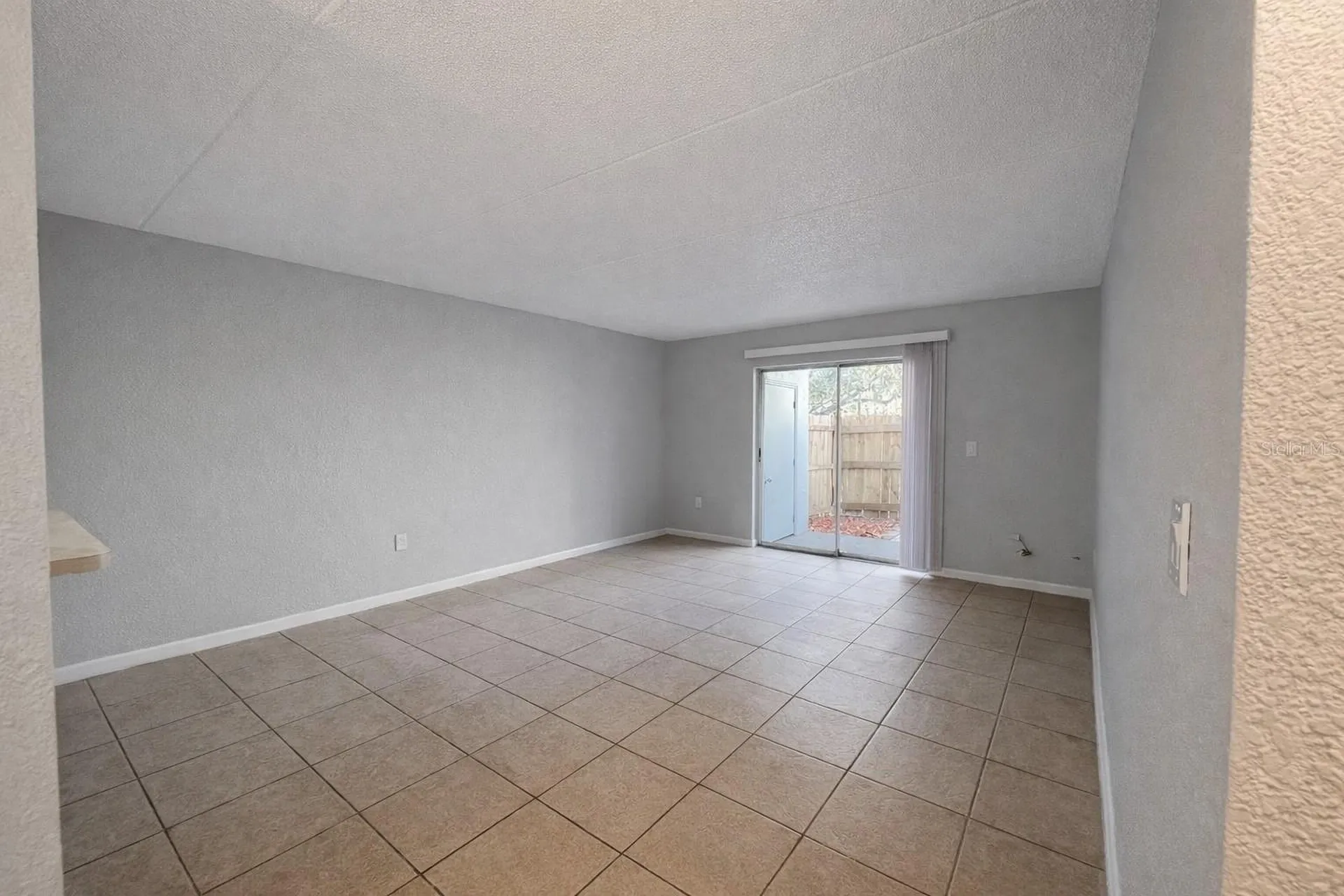 2814 Somerset Park Drive Tampa FL 33613