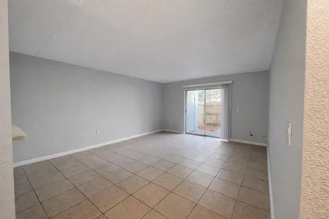 2814 Somerset Park Drive Tampa FL 33613