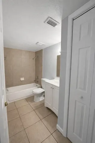 2814 Somerset Park Drive Tampa FL 33613