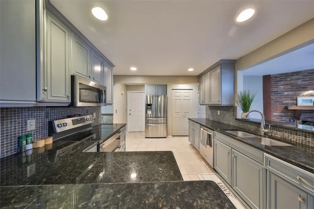 12341 79th Place Seminole FL 33772