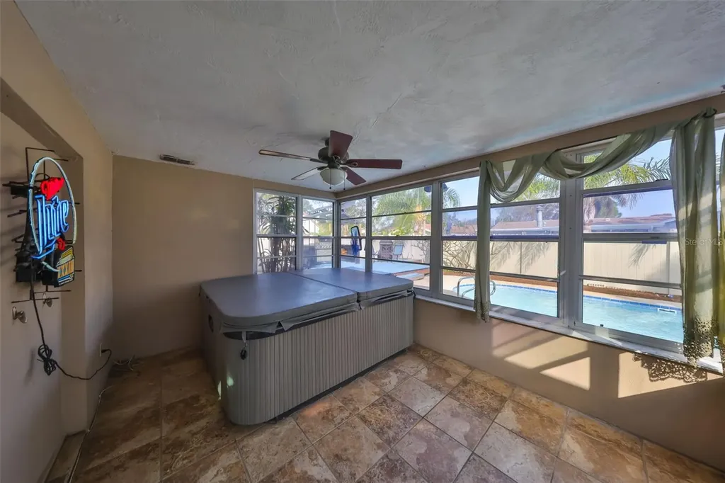 12341 79th Place Seminole FL 33772