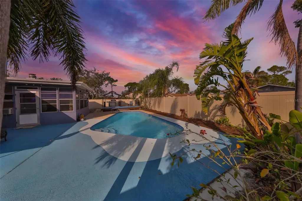 12341 79th Place Seminole FL 33772