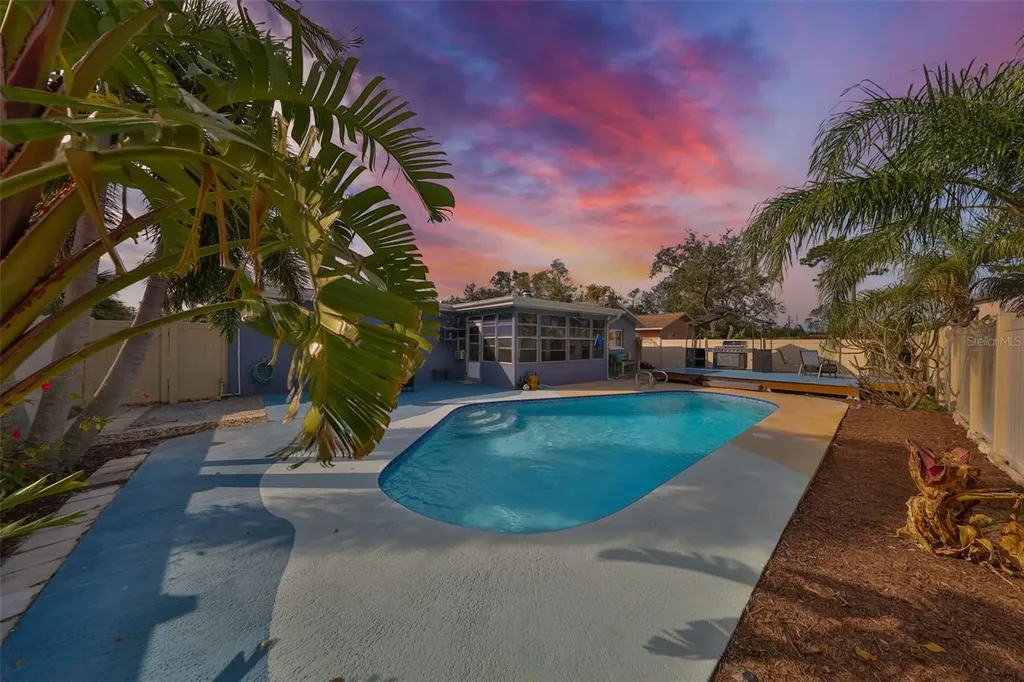 12341 79th Place Seminole FL 33772