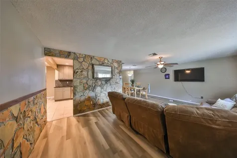 12341 79th Place Seminole FL 33772