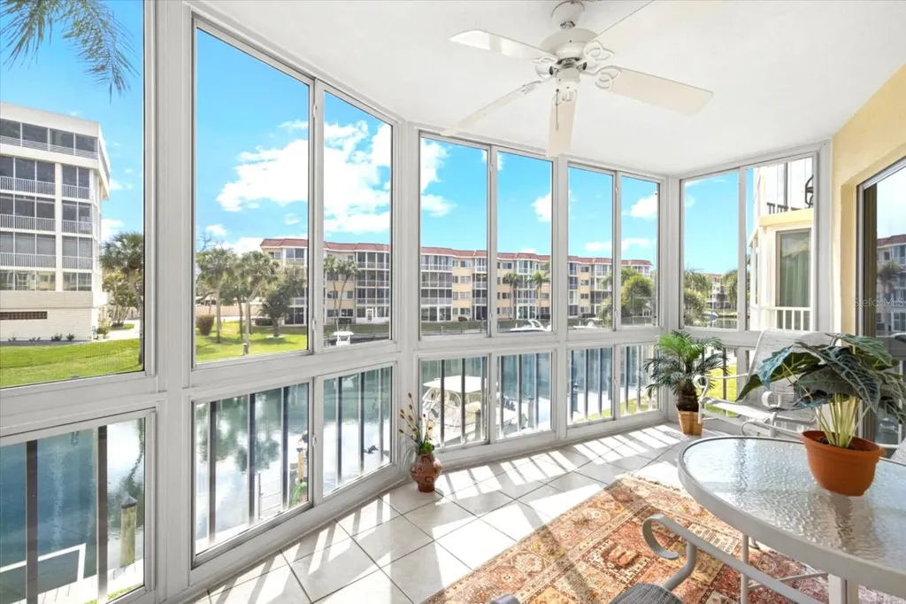 1300 N Portofino Drive Sarasota FL 34242