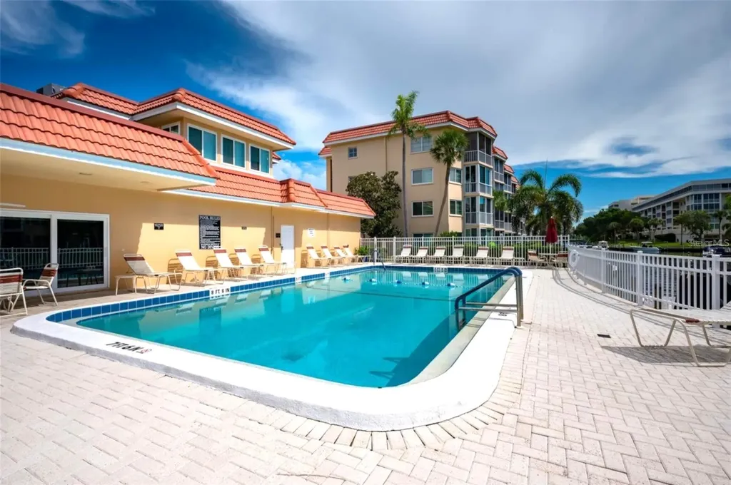 1300 N Portofino Drive Sarasota FL 34242