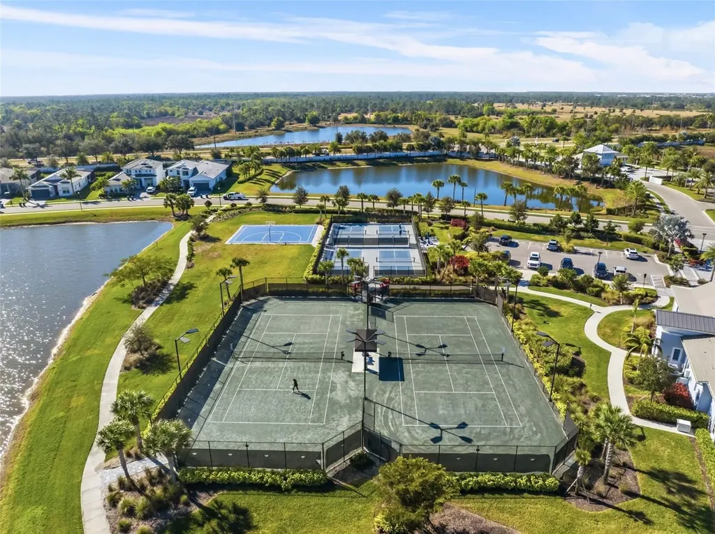 7982 Redonda Loop Bradenton FL 34202