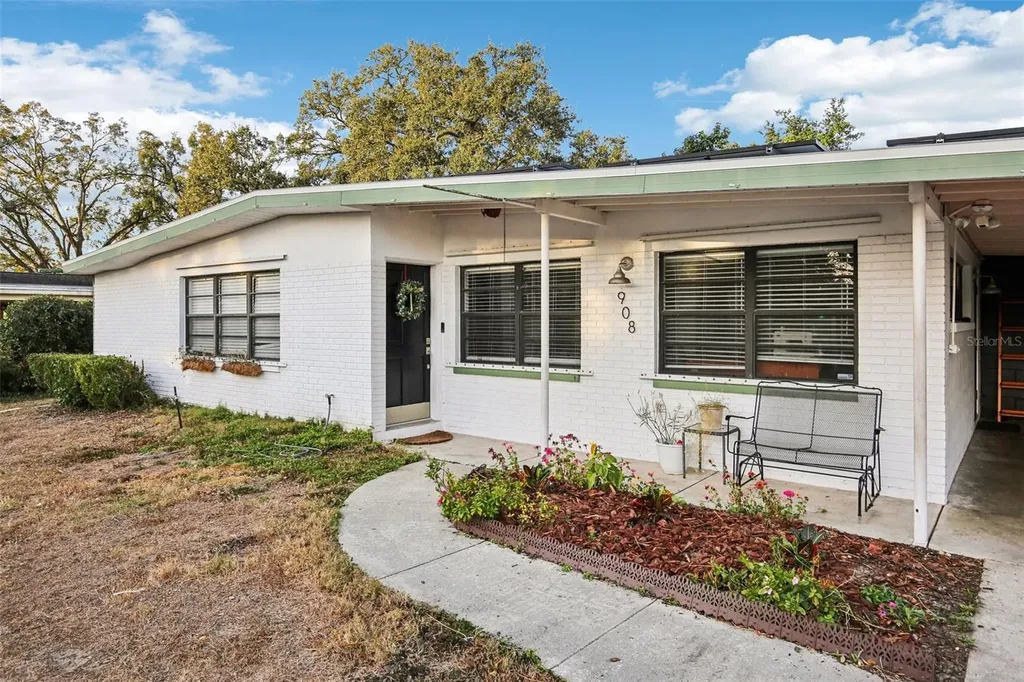 908 Skyview Drive Brandon FL 33510