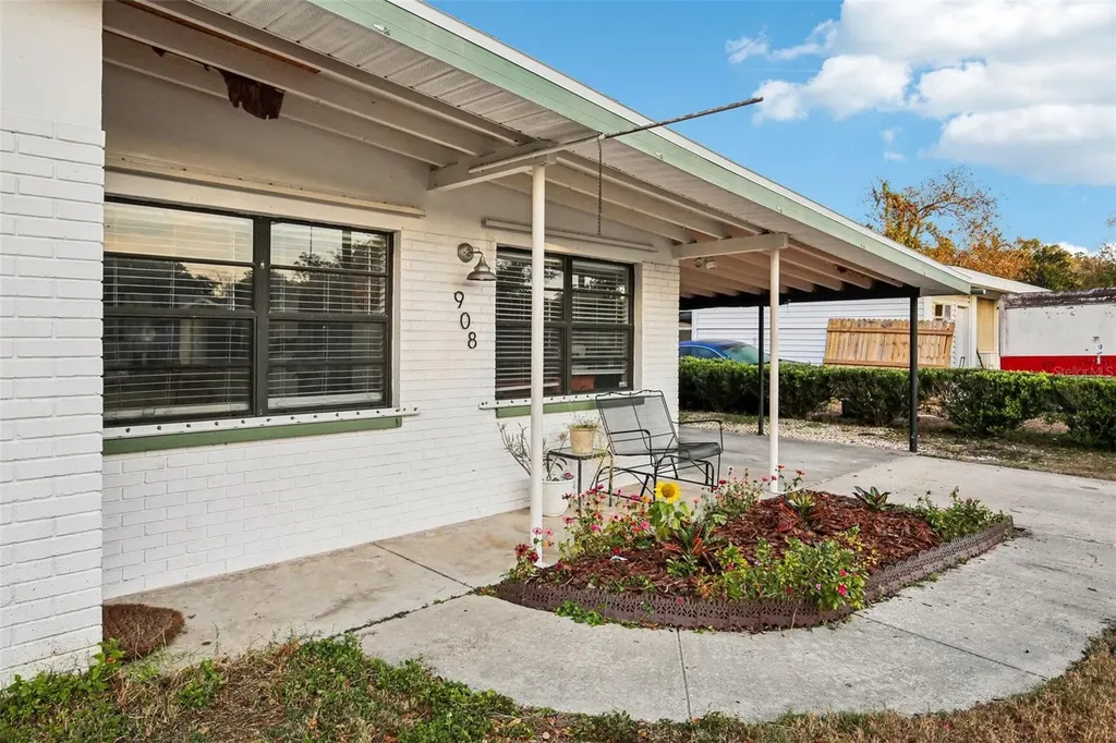 908 Skyview Drive Brandon FL 33510