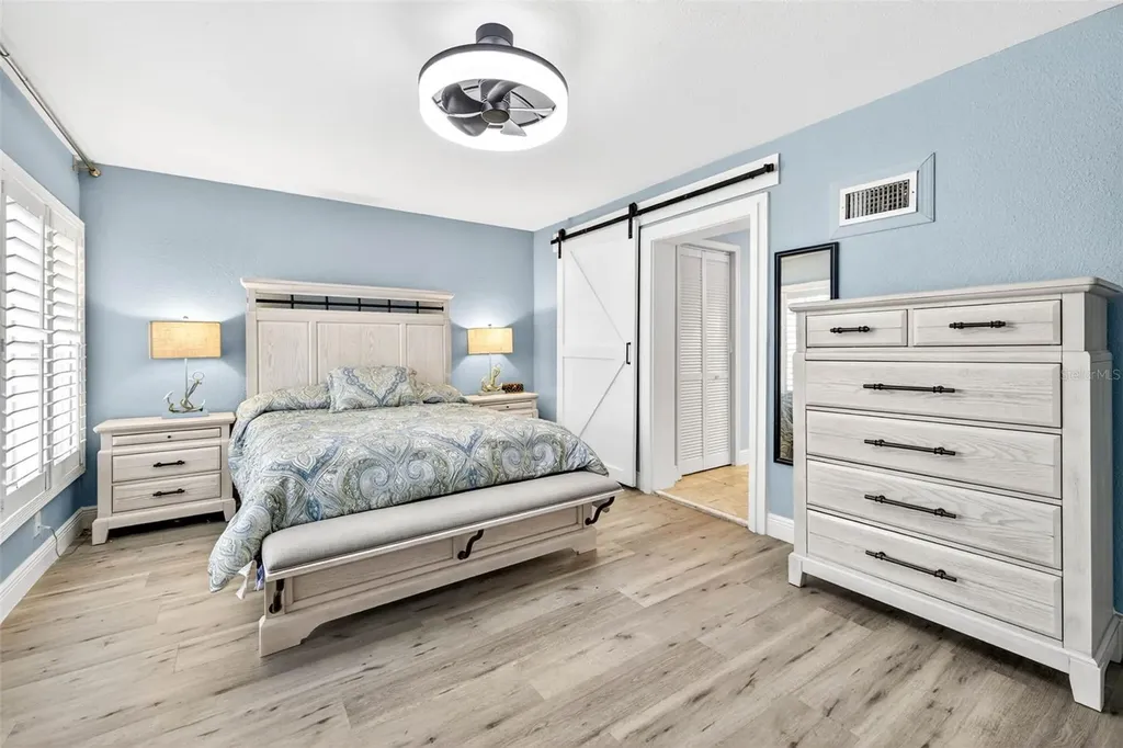 8718 Tahiti Lane Tampa FL 33615