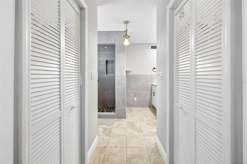 8718 Tahiti Lane Tampa FL 33615