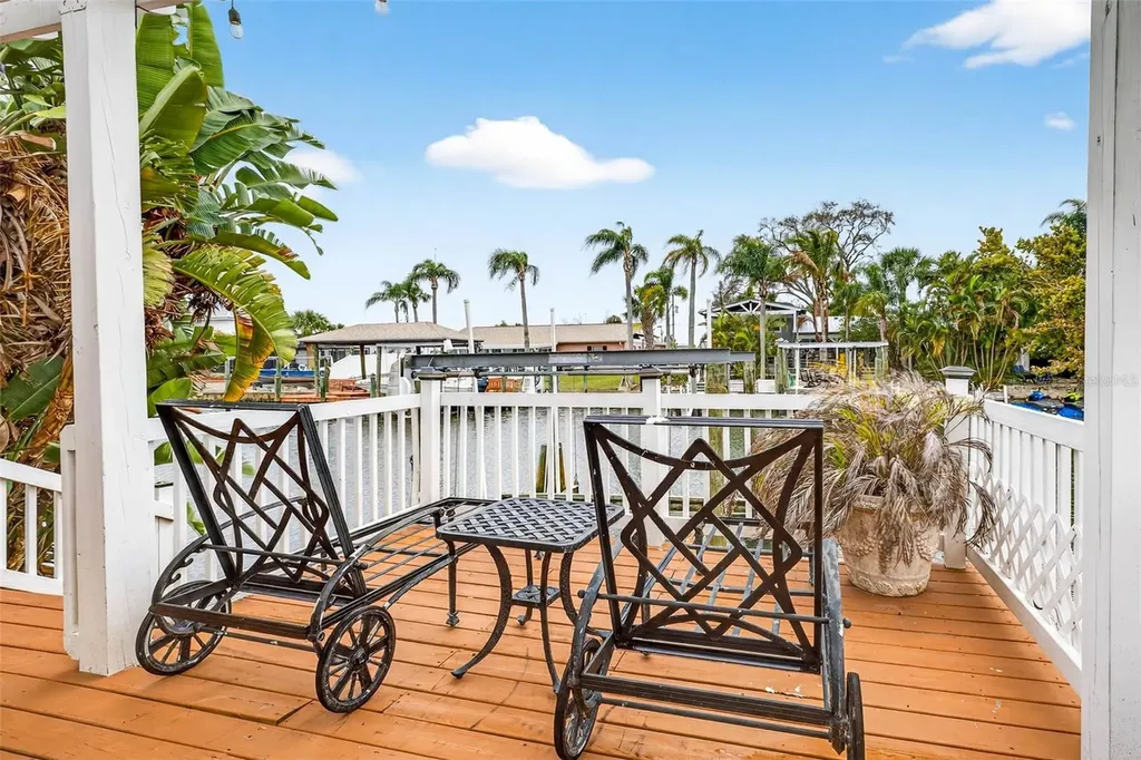 8718 Tahiti Lane Tampa FL 33615