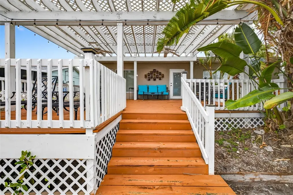 8718 Tahiti Lane Tampa FL 33615