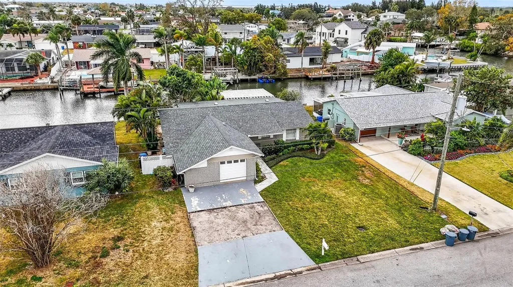 8718 Tahiti Lane Tampa FL 33615