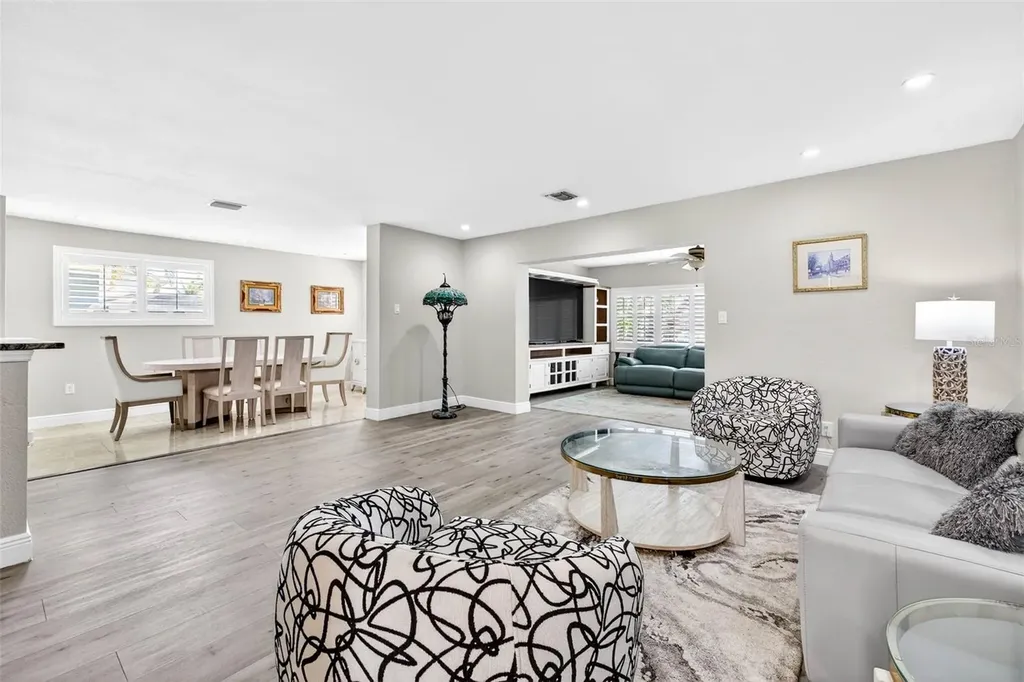 8718 Tahiti Lane Tampa FL 33615