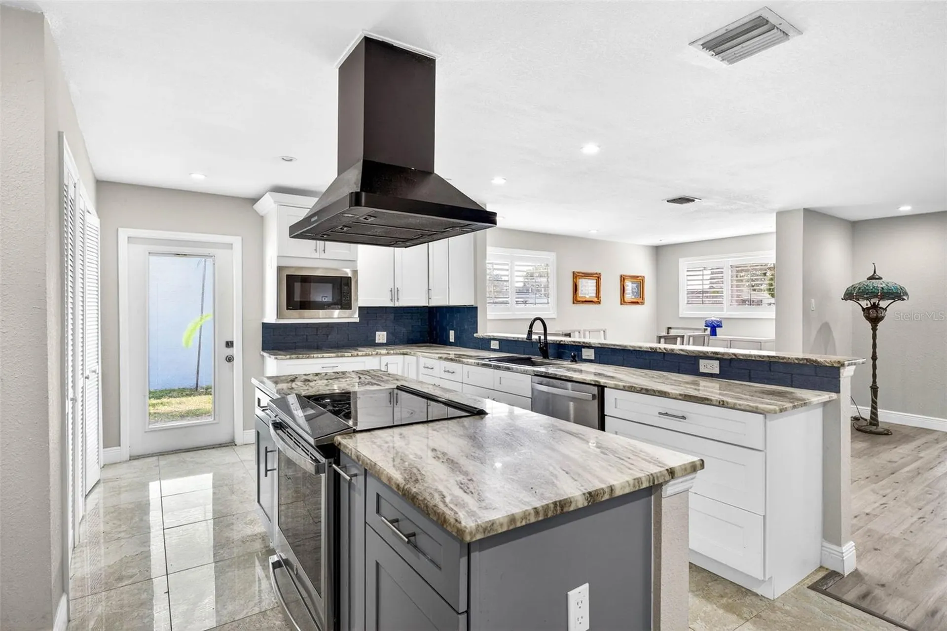 8718 Tahiti Lane Tampa FL 33615