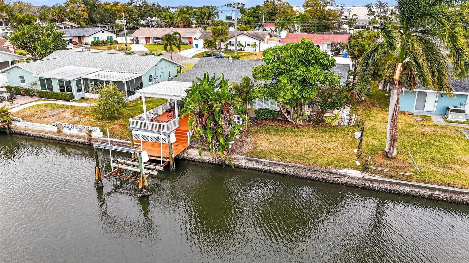 8718 Tahiti Lane Tampa FL 33615