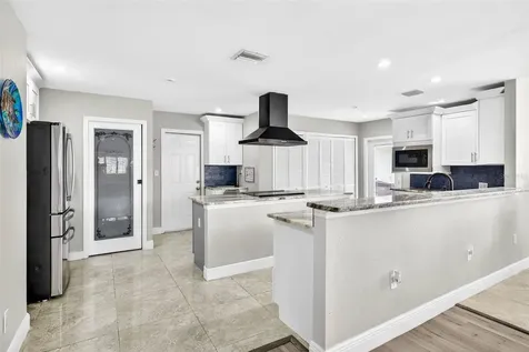 8718 Tahiti Lane Tampa FL 33615