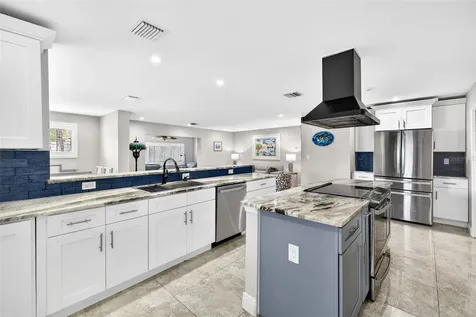 8718 Tahiti Lane Tampa FL 33615