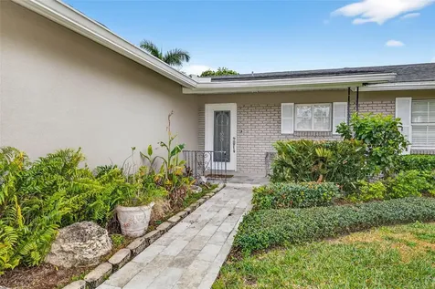 8718 Tahiti Lane Tampa FL 33615