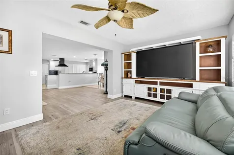 8718 Tahiti Lane Tampa FL 33615