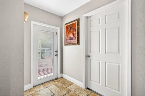 8718 Tahiti Lane Tampa FL 33615