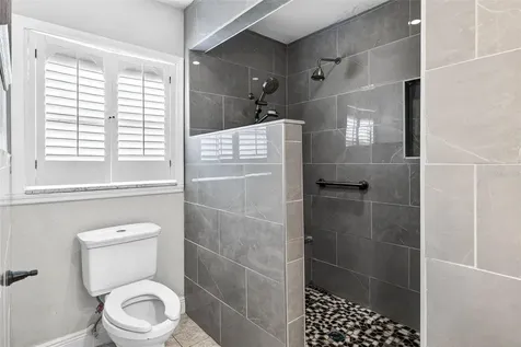 8718 Tahiti Lane Tampa FL 33615