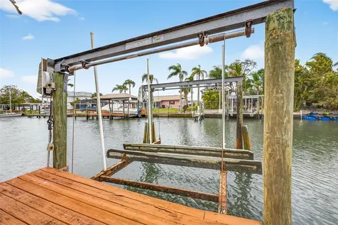 8718 Tahiti Lane Tampa FL 33615