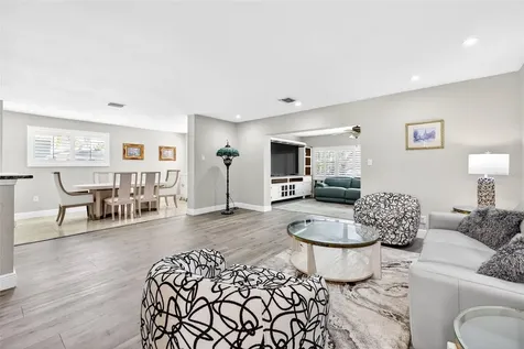 8718 Tahiti Lane Tampa FL 33615