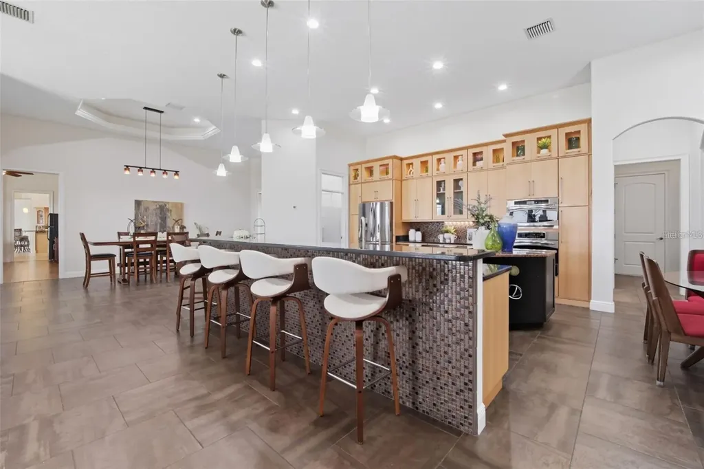 3215 Gulf City Road Ruskin FL 33570