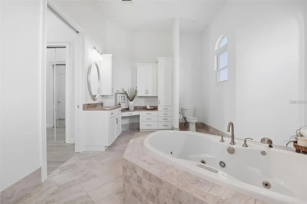 3215 Gulf City Road Ruskin FL 33570