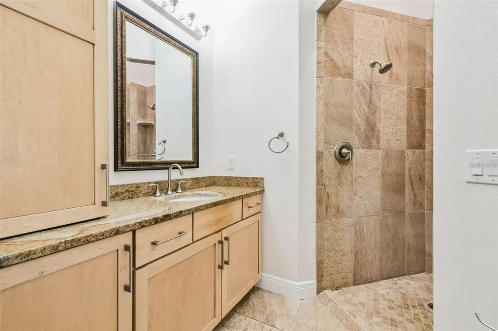 3215 Gulf City Road Ruskin FL 33570