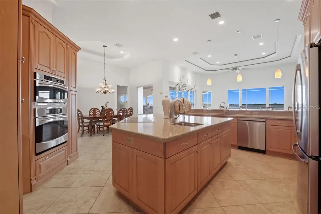 3215 Gulf City Road Ruskin FL 33570
