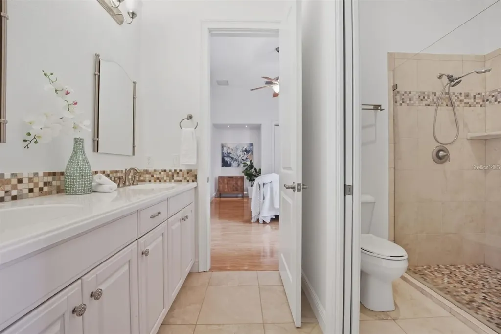 3215 Gulf City Road Ruskin FL 33570