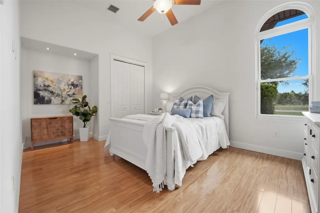 3215 Gulf City Road Ruskin FL 33570