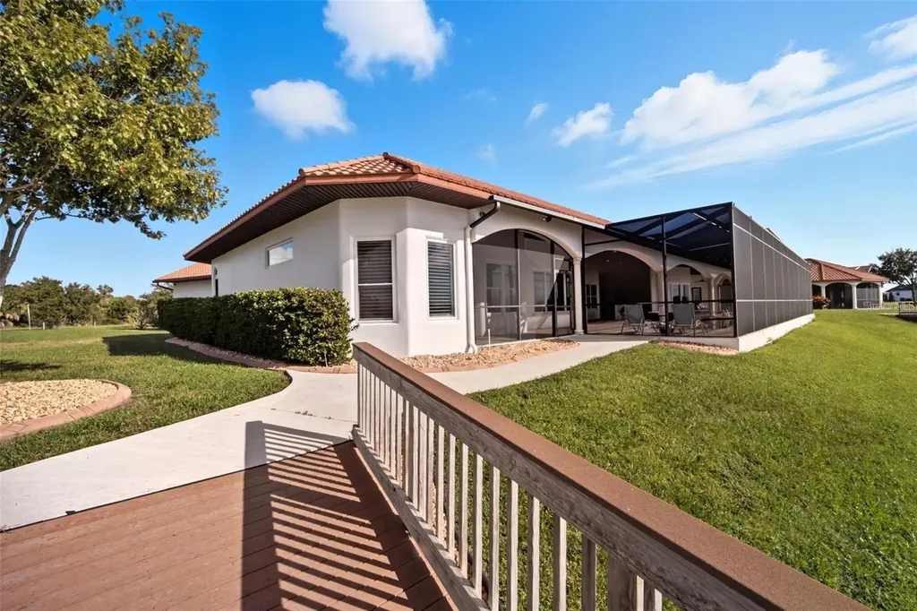 3215 Gulf City Road Ruskin FL 33570