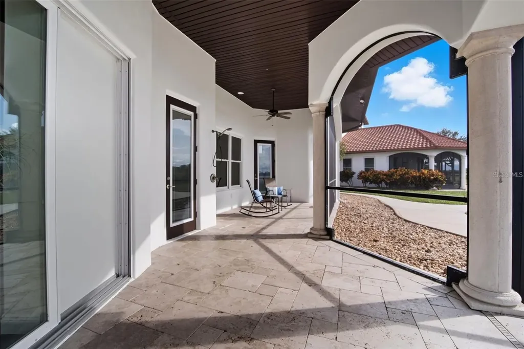3215 Gulf City Road Ruskin FL 33570