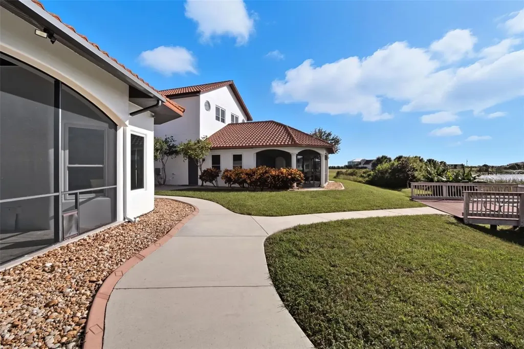 3215 Gulf City Road Ruskin FL 33570