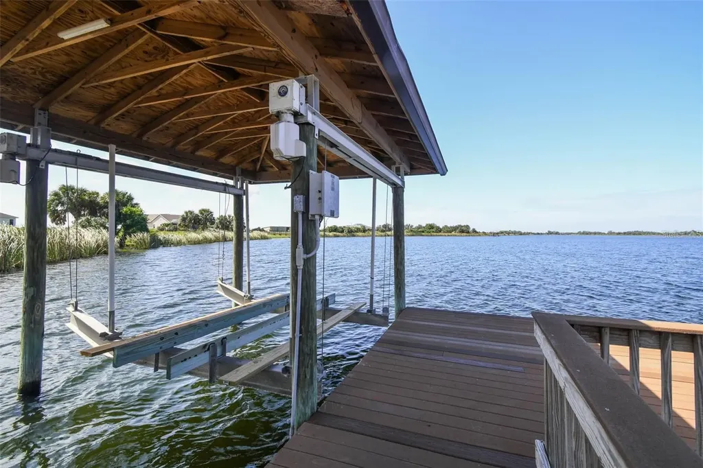 3215 Gulf City Road Ruskin FL 33570