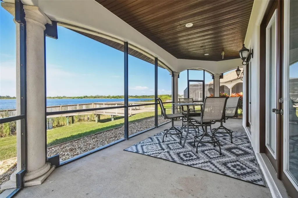 3215 Gulf City Road Ruskin FL 33570