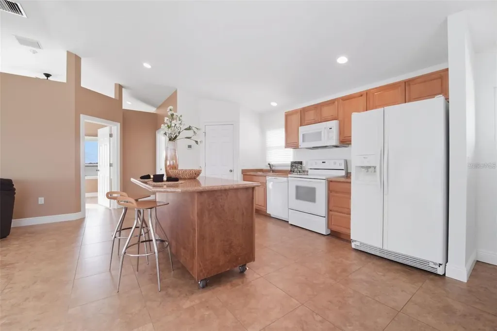 3215 Gulf City Road Ruskin FL 33570