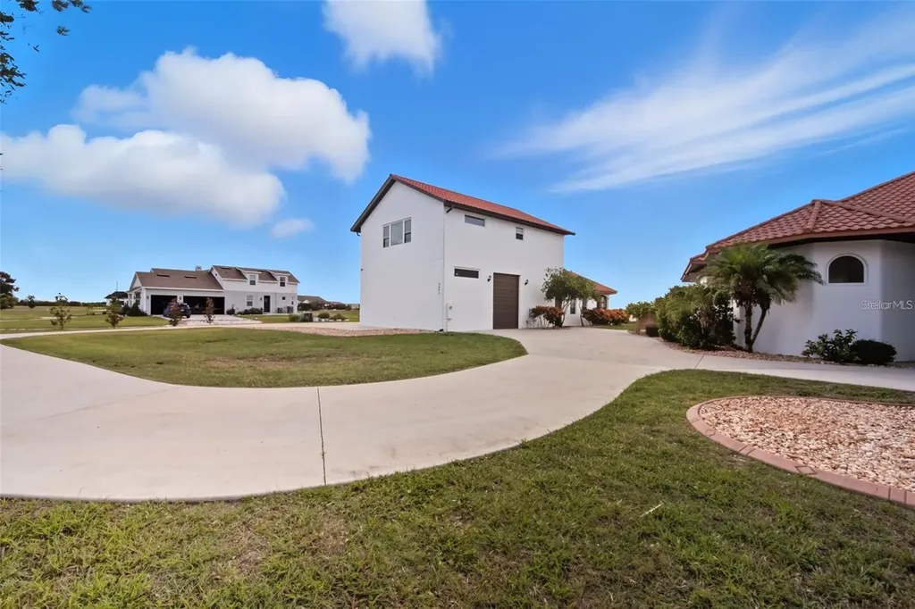 3215 Gulf City Road Ruskin FL 33570